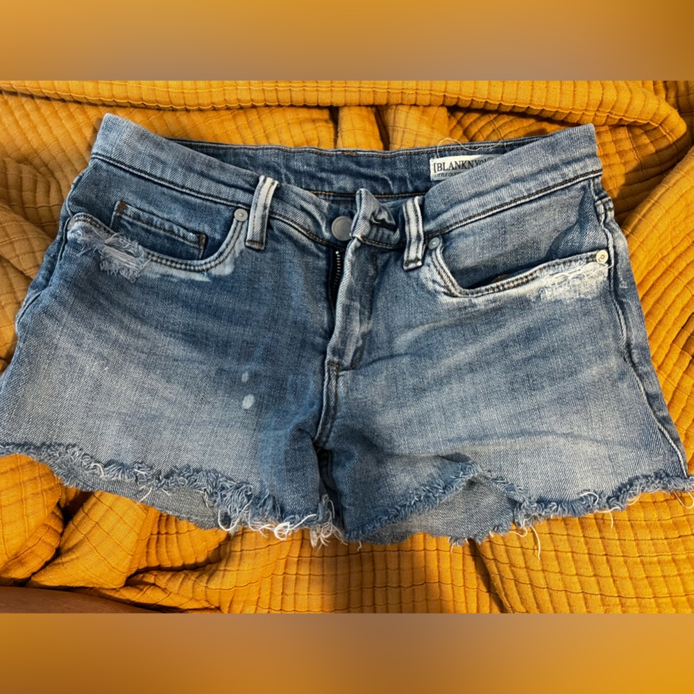 🚨HP MAY4🚨 BLANKNYC  LittleQueenie Whiskered Distressed Zip-Fly SHORTS SIZE 25 - Picture 5 of 8